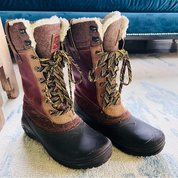 The North Face Shellista III Mid Snow Boots SIZE 8 EXCELLENT CONDITION - Picture 2 of 14